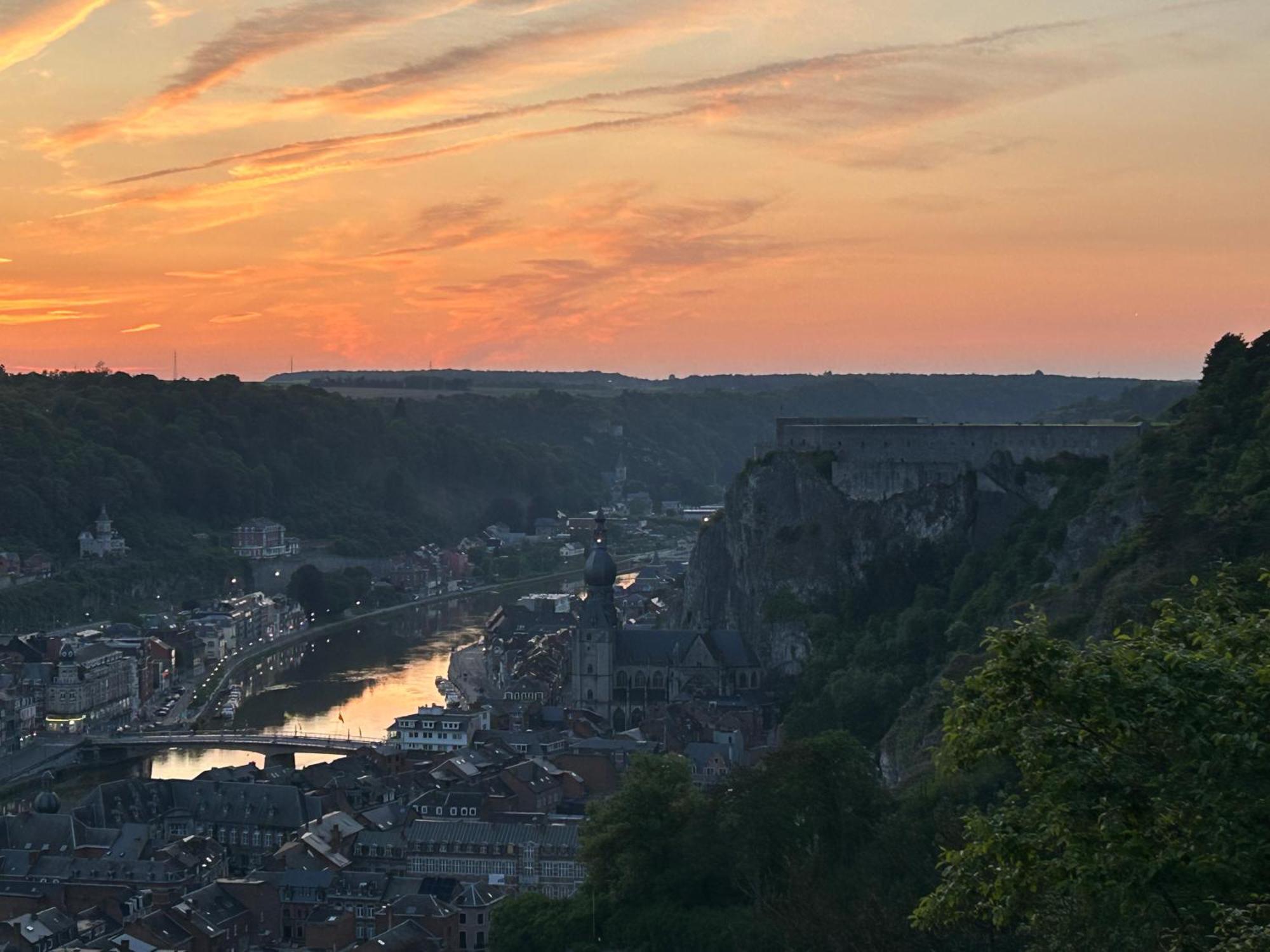 Apartmán 2Pas2Meuse Waulsort Exteriér fotografie